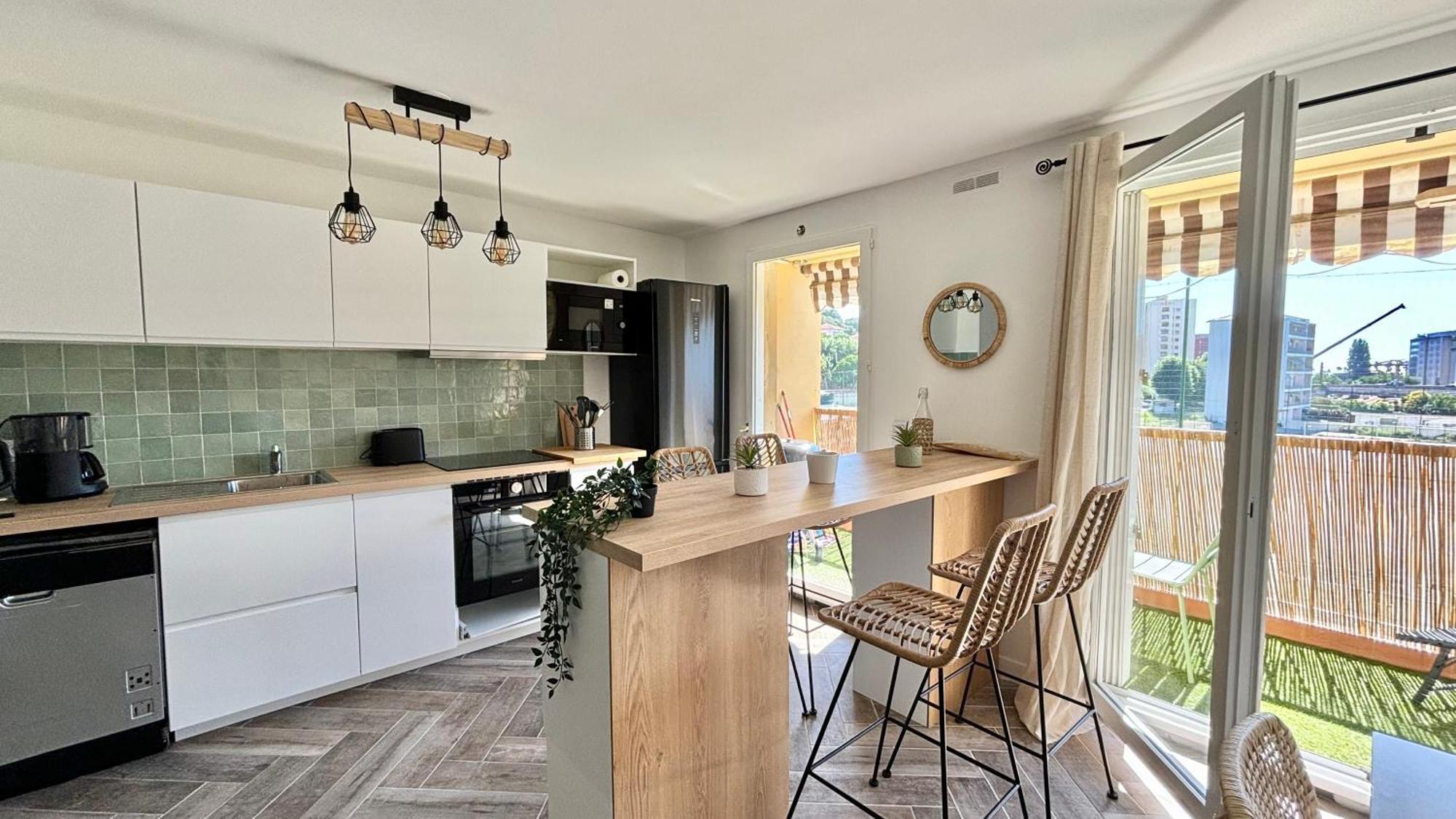 Modern & Cosy 3 Bedrooms Train Tramway Ница Екстериор снимка