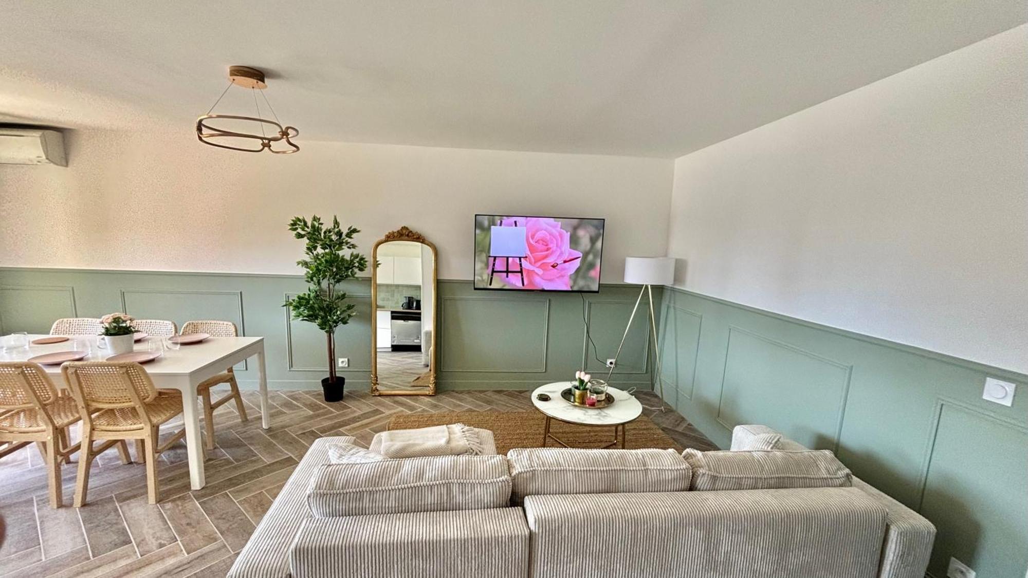 Modern & Cosy 3 Bedrooms Train Tramway Ница Екстериор снимка